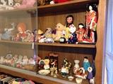 Lots of collectible dolls