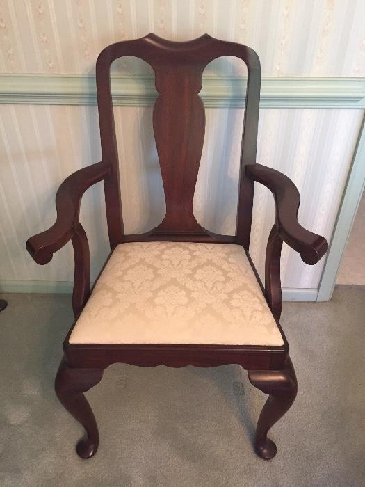 Set of 8 Henkel Harris Queen Anne solid Mahogany dining chairs.  2 Arm chairs and 6 side chairs.