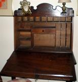 Plantation Desk Open