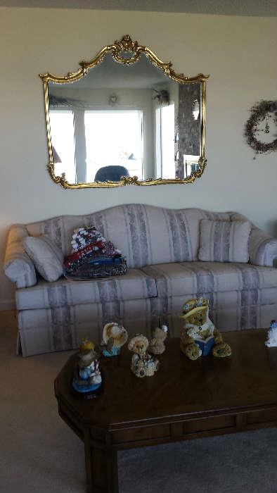 beautiful mirror and sofa and matching loveseat in excellent condition