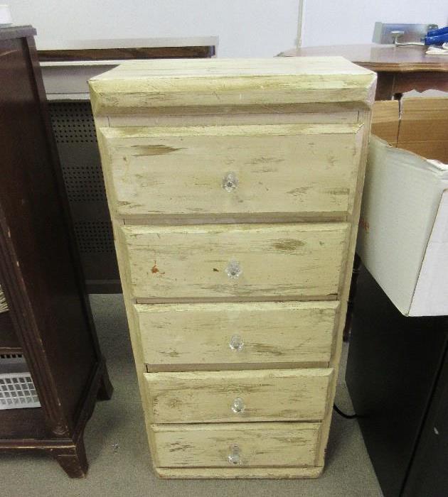 DRAWERED CABINET