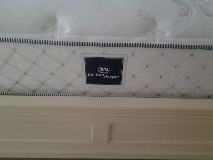 Queen Serta Perfect Sleeper and box spring