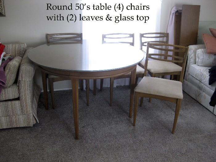 50'S TABLE WITH 2 LEAVES AND 4 CHAIRS