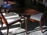 Queen Anne type table with 4 Chairs