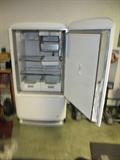 HAS FREEZER BOX~~ WORKS!!