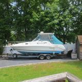 RINKER 265 FIESTA VEE WITH TRAILER