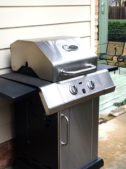                  Char-Broil RED outdoor grill