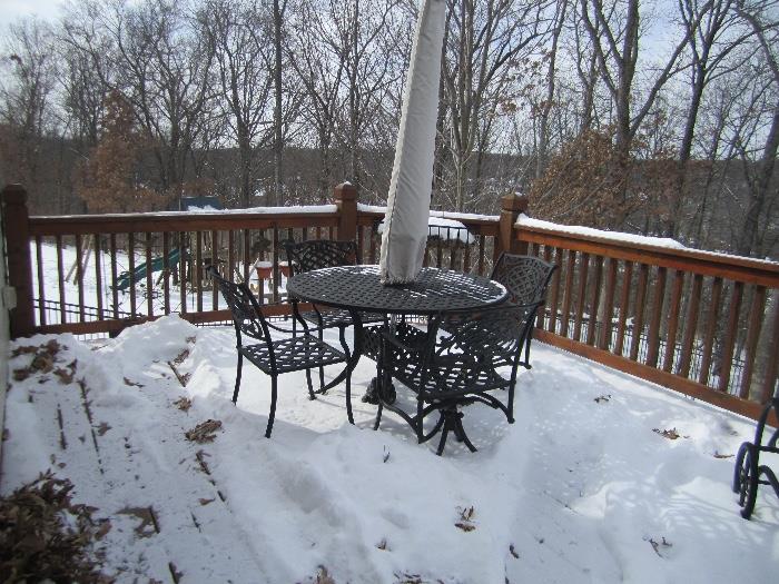 PATIO SET WITH UMBRELLA