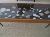 DISPLAY TABLE WITH SHELLS