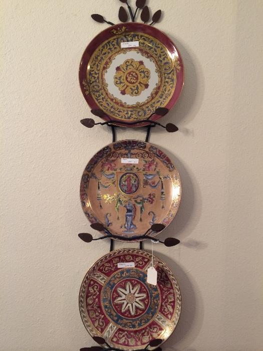                  Plate holder & decorative plates 