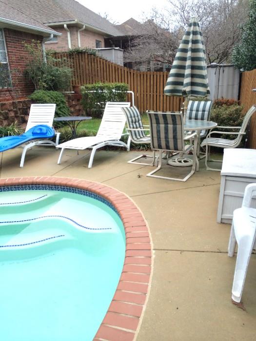             Variety of pool side/patio furniture