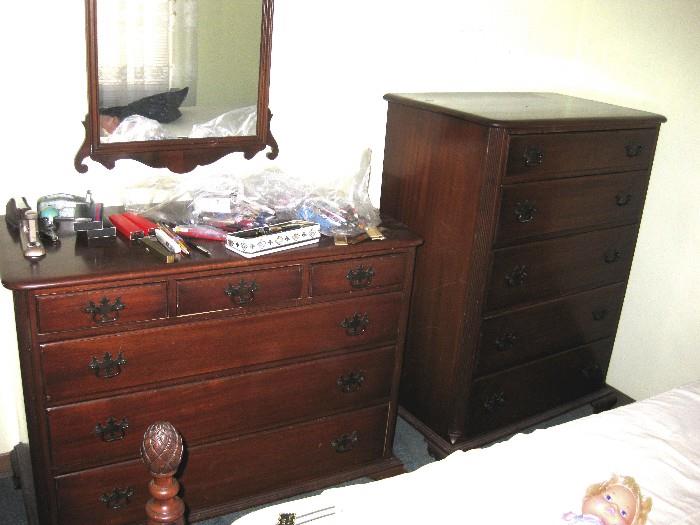 Dresser mirror chest