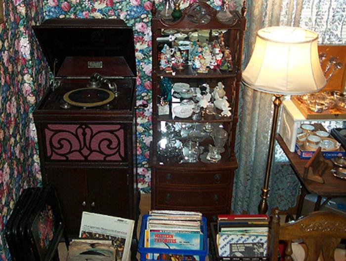 New Comfort talking machine phonograph, Duncan Phyfe 3 drawer what-not shelf, 33 lp records, etc...