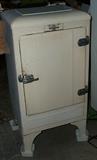 Sm. 1936 Frigidaire refrigerator - works! 22" W x 44" H x 20" D