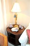 Ethan Allen end table and nice brass lamp