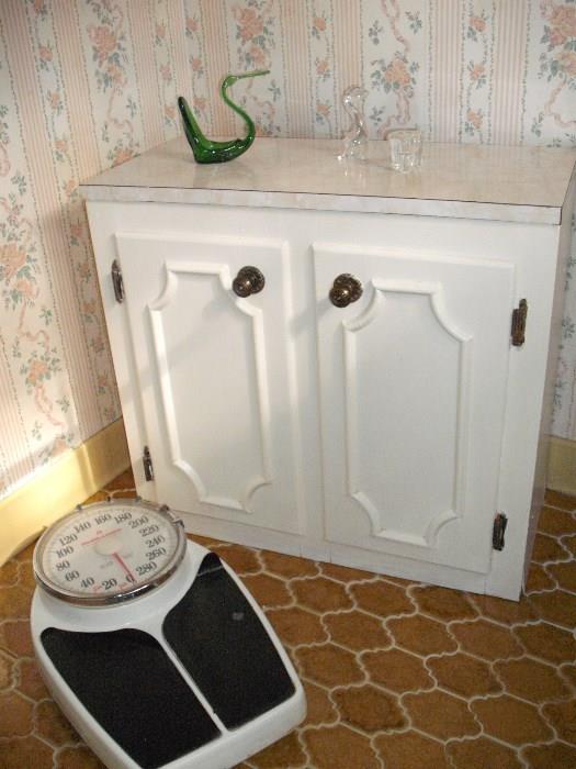 Bathroom Cabinet, Scales