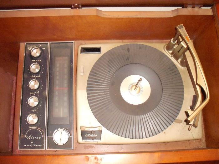 Console Stereo & Turntable Sears Silvertone