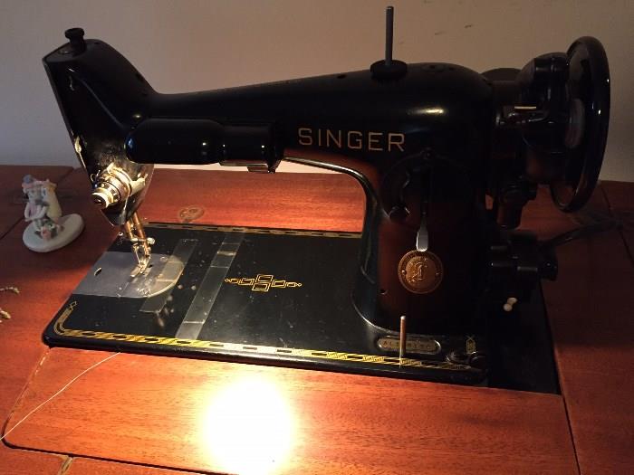 Singer Sewing Machine - works