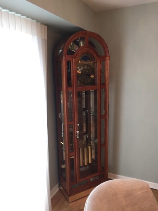 Ridgeview Grandfather clock with all paperwork included. bought in 1992 for $1700     asking $1000 OBO 