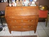 HENREDON SLANT TOP DESK