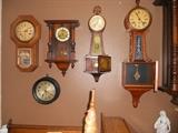 SELECTION OF ANTIQUE WALL CLOCKS