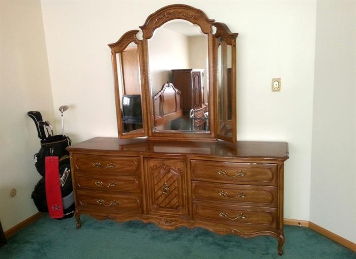 Thomasville bedroom set. Dresser, chest, nightstand and bedframe