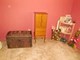 Old Trunk, Jewelry Closet