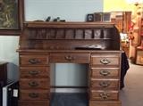 Roll top Desk in excellent condition. 