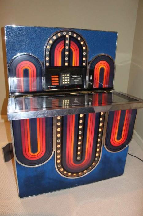 1977 Seeburg Juke Box - recently serviced, in great working order