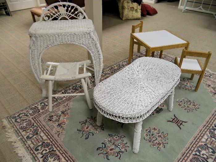 Child Size Wicker Vanity & Stool,  Table w/2chairs for Tiny Tots