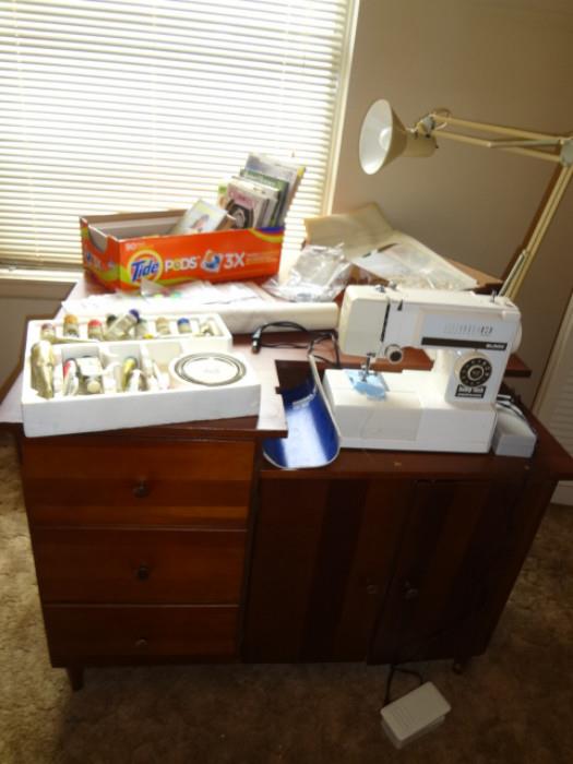 sewing table, Baby Lock BL500 sewing machine