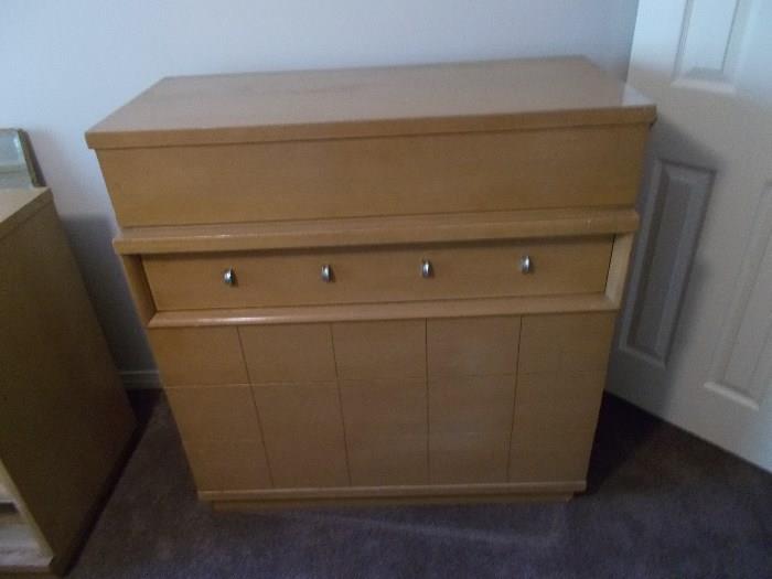 Cavalier Furniture Company - Mid Century Modern Blonde Mahogany Chest of Drawers - 5 Drawers - Left from our last sale - MANY of you did not see this so we are bringing it to this sale - WE HAVE NEVER "RE-READED" FURNITURE at sales before but these pieces are wonderful!!!!!!!