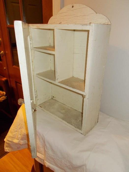 Side Profile of Vintage cabinet