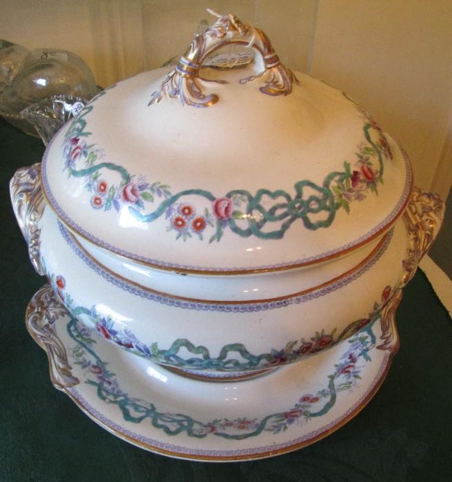 Copeland tureen with underplate