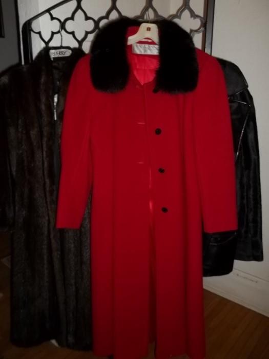 beautiful red full length coat with fur collar size 8 $70