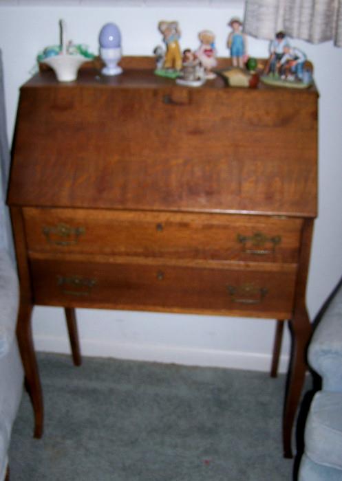 Antique Oak Lady's Desk