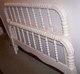 Antique Spindle Bed w/Rails-Full