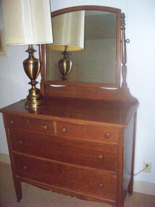 chest of drawers with mirror, table lame