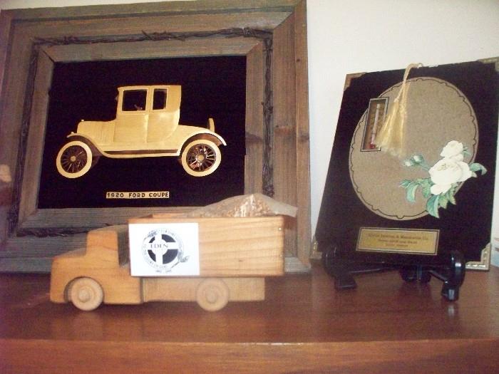 wheat weaving picture & wooden truck