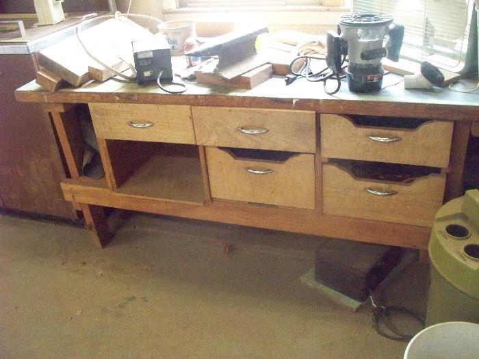 work table with drawers\