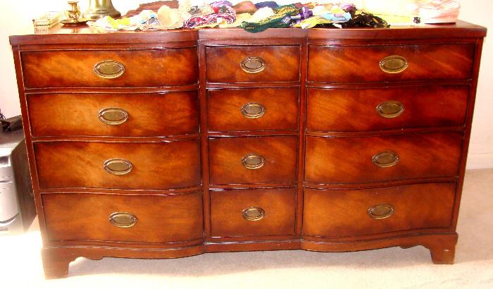 Henredon Mahogany Dresser