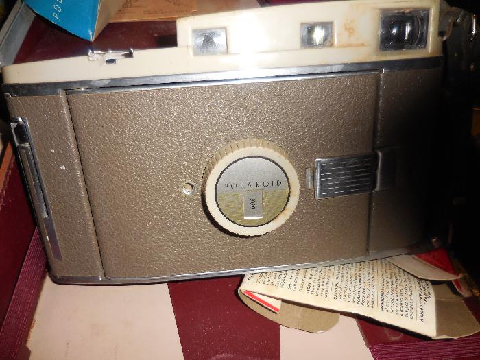 Vintage Polaroid Land Camera The 800. ITS HUGE!