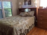Bedroom Set Queen Size & Chest of Drawers