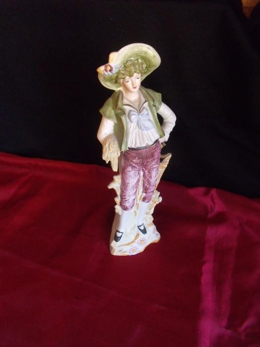 #102 Colonial Male Figurine D2"H12" $20