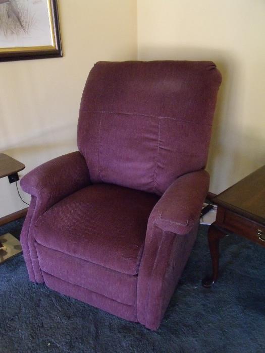 #216 Lift Chair ( does not work) W32D36H42 $25