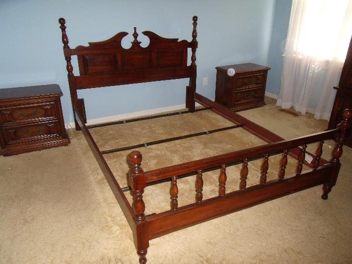 #241 Bedroom Set $450 Set Queen Bed Frame W87D62H49 $125