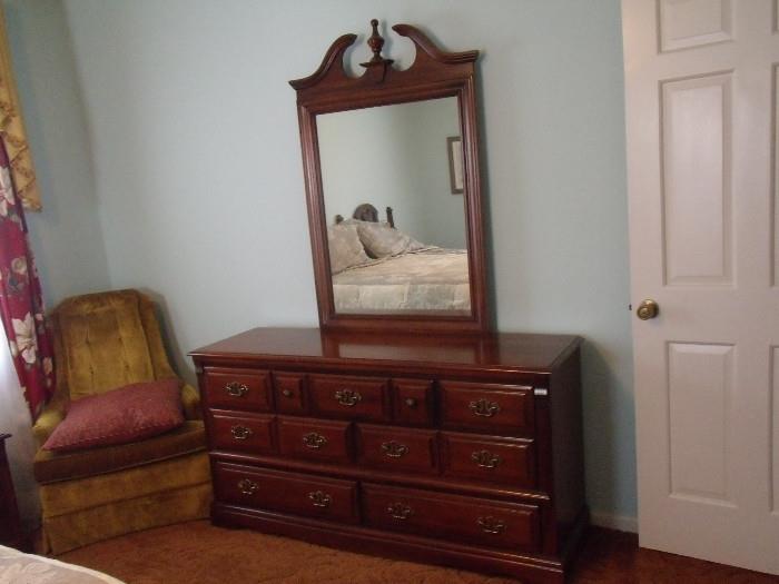 #238 Bedroom Set $450 Set  Dresser W18D60H80 $150