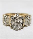 14K Gold and Baguette Diamnod Ring