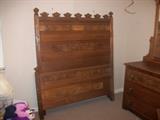 walnut full size Victorian bed