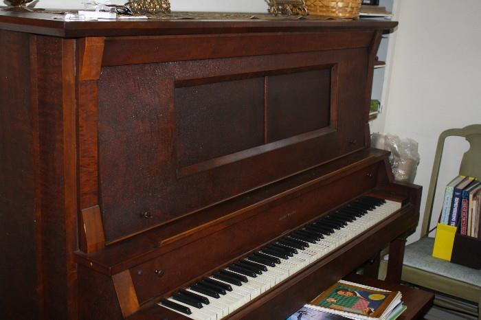 VINTAGE PLAYER PIANO NON WORKING